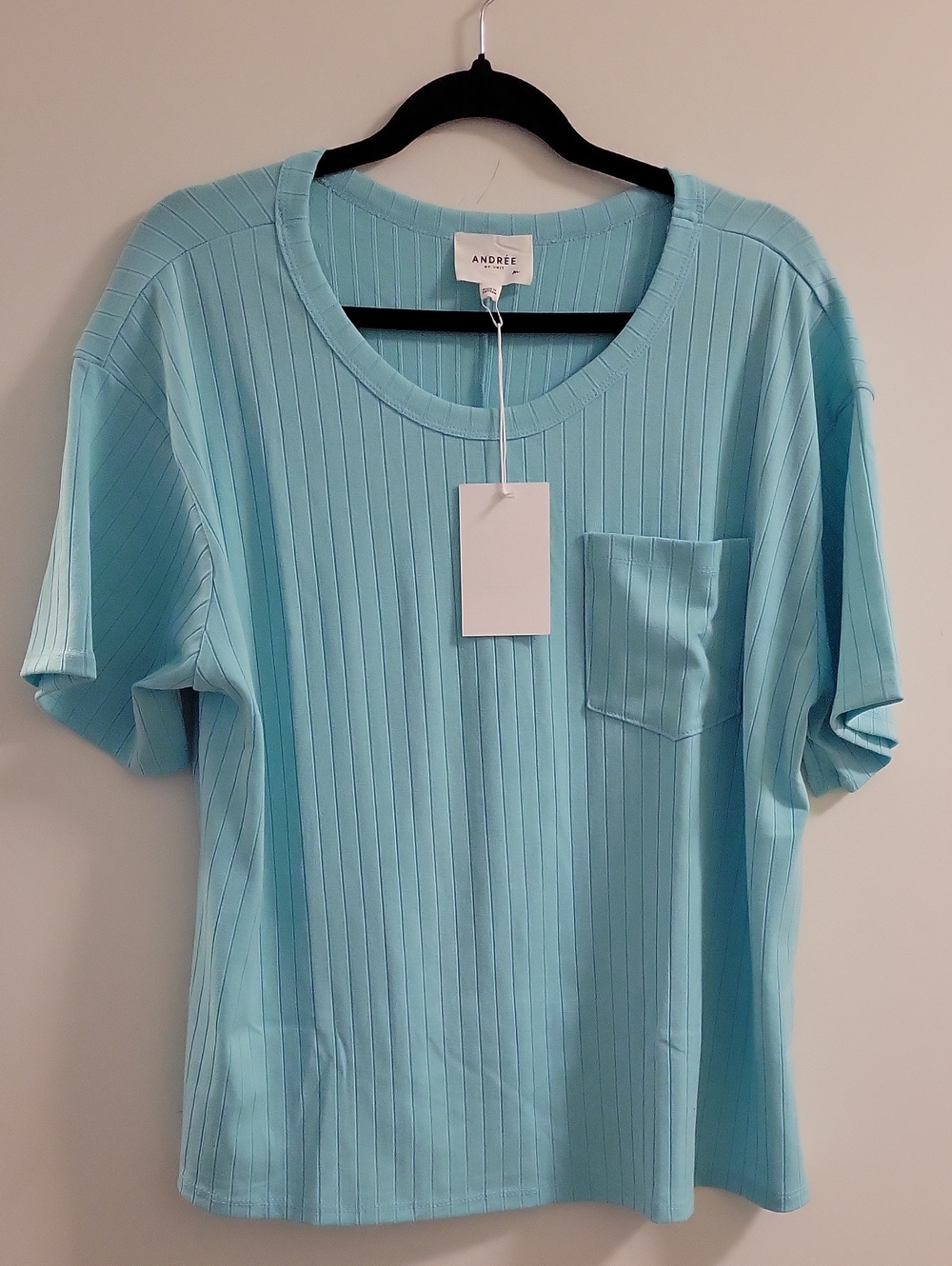 ANDREE BY UNIT Woemns  Ribbed Short-Sleeve Pocket Tee Aqua.  Size Medium